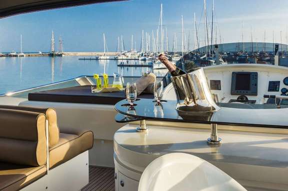 Image of AMORAKI yacht #16