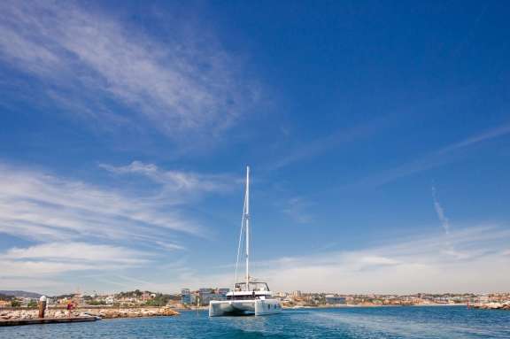 Image of FEEL THE BLUE yacht #16