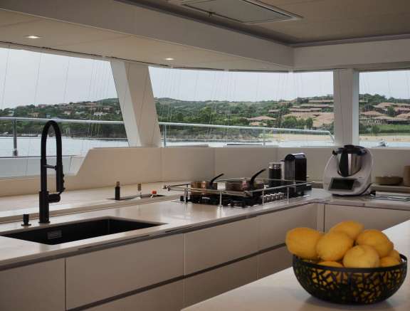 Image of FEEL THE BLUE yacht #3