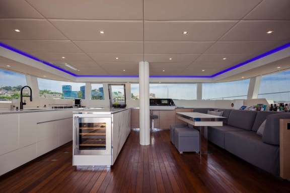 Image of FEEL THE BLUE yacht #5