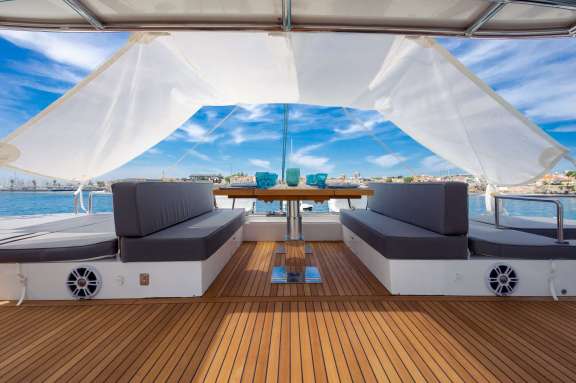 Image of FEEL THE BLUE yacht #6