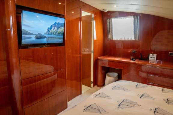 Image of FALCON ISLAND yacht #11