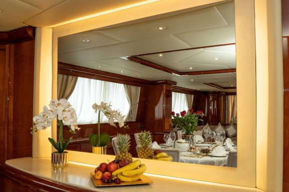 Image of FALCON ISLAND yacht #13