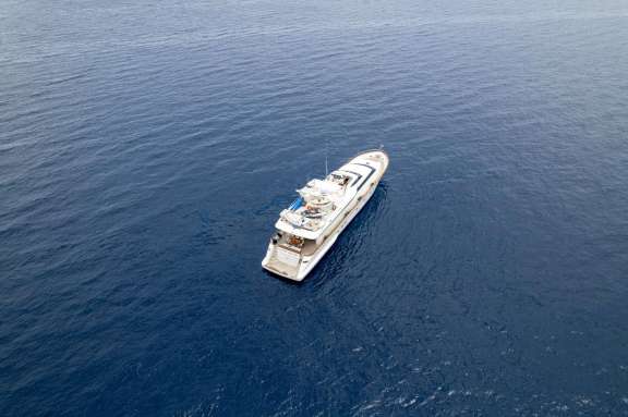 Image of FALCON ISLAND yacht #19