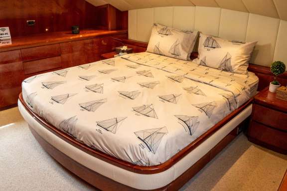 Image of FALCON ISLAND yacht #7