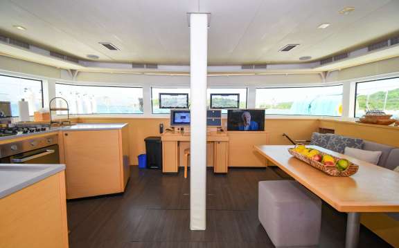 Image of OUI CHERIE yacht #10