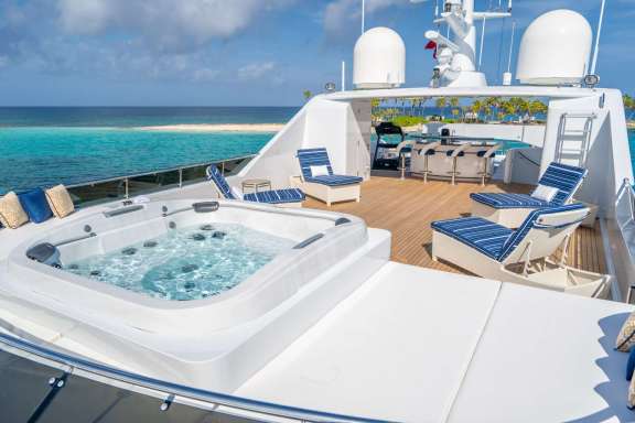Jacuzzi on Flybridge