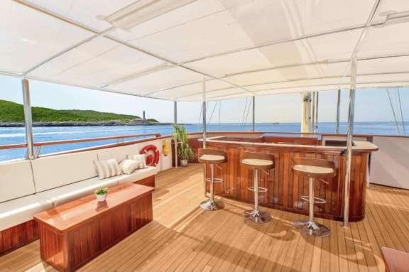 Image of SON DE MAR yacht #12