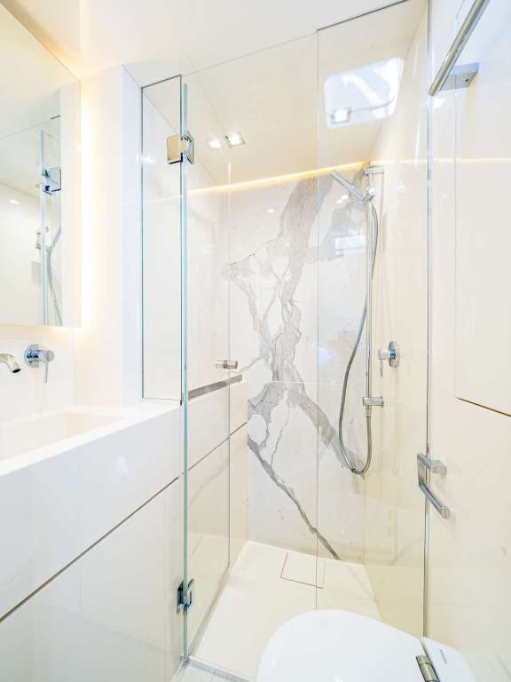 Image of SOLITAIRE yacht #9