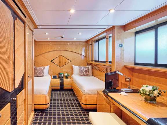 Image of MILOS AT SEA yacht #9