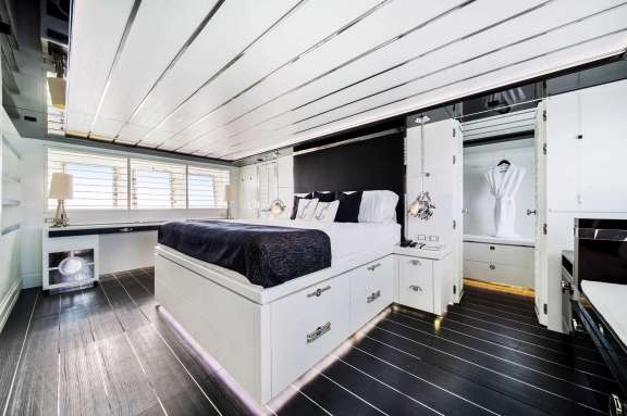 Image of 120 Double shot yacht #6