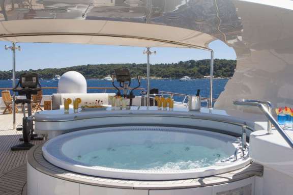 Image of AZUL V yacht #18