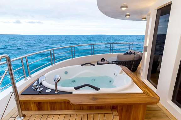 PREMIUM SUITE - JACUZZI