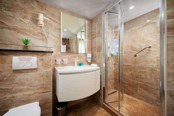 QUEEN ELEGANZA - Bathroom