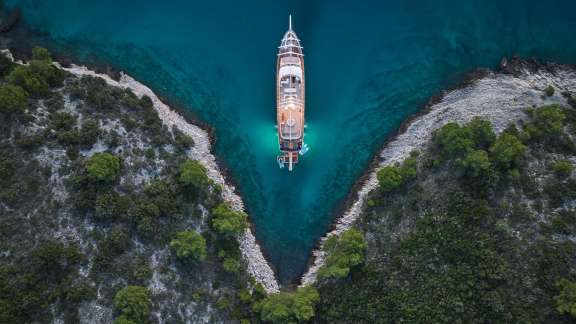 Image of Love Story yacht #17