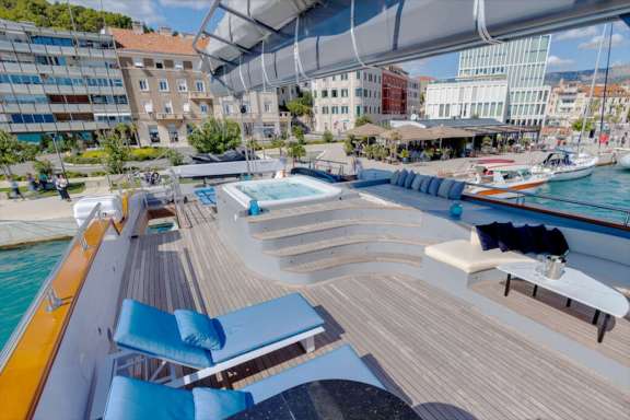 Image of LIFE IS GOOD yacht #9