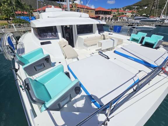 Image of CRYSTAL DREAMS yacht #11