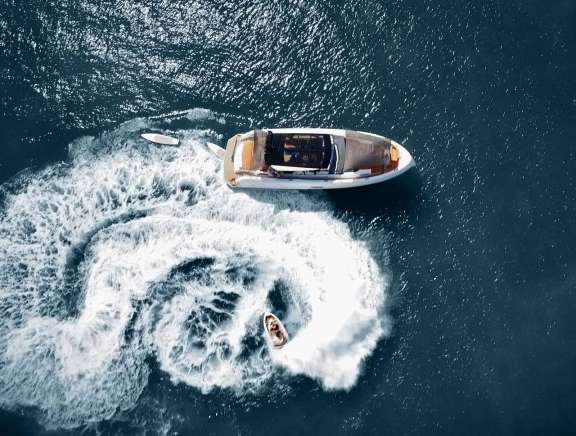 Image of 58 Vanquish yacht #10