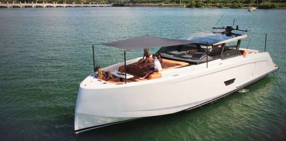 Image of 58 Vanquish yacht #14