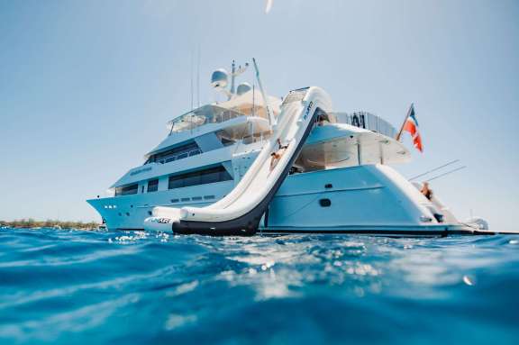 Image of MEMENTO VIVERE yacht #16