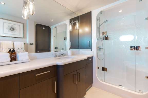 Image of MEMENTO VIVERE yacht #9