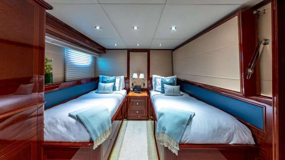 Twin Stateroom w/ Pullman (Bimini)