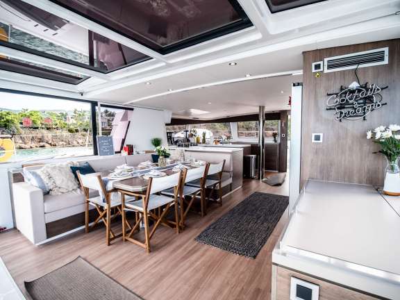 Image of COCKTAILS & DREAMS yacht #2