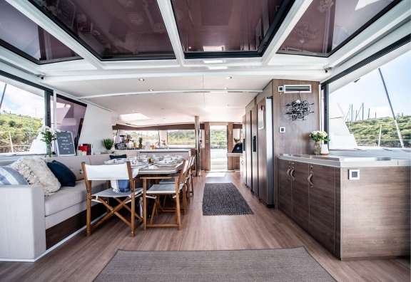 Image of COCKTAILS & DREAMS yacht #3