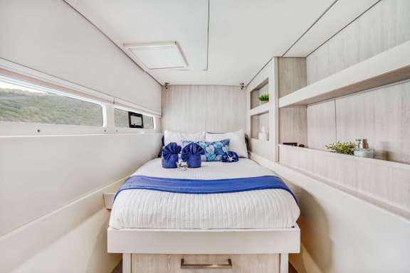 Queen cabin on Deep Blue