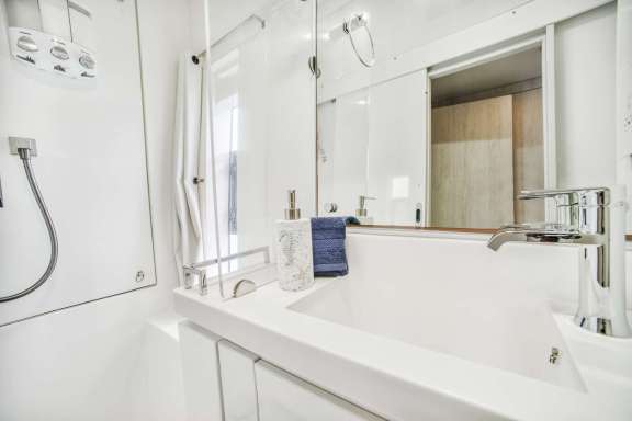 Ensuite on Deep Blue