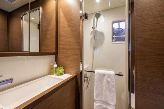 Image of DRAGONFLY yacht #9