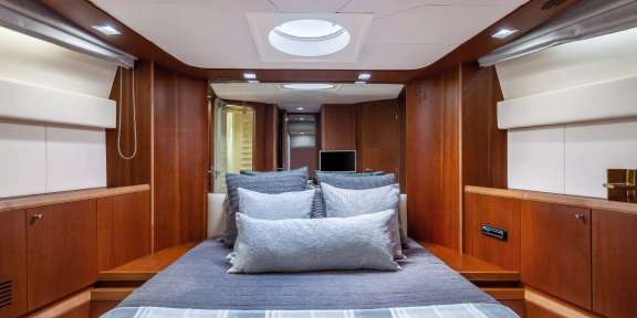 Image of Truco II yacht #9