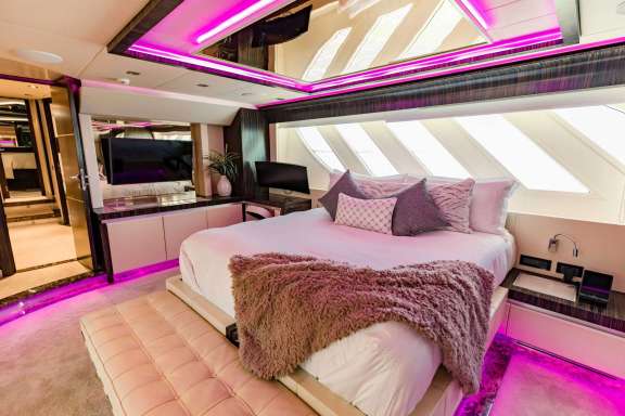 Expansive Hydraulic Platform