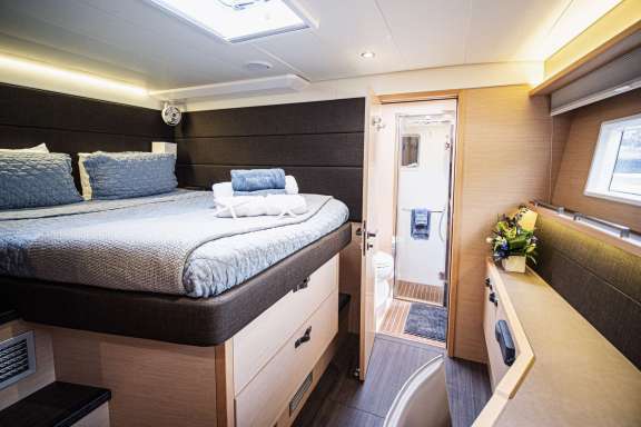 Forward Starboard Guest Queen Suite
