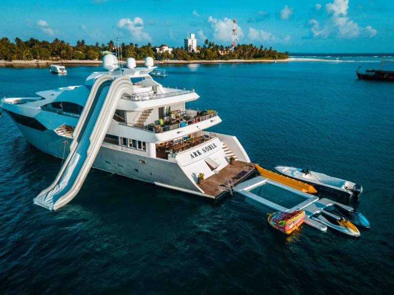 Image of ARK NOBLE yacht #2