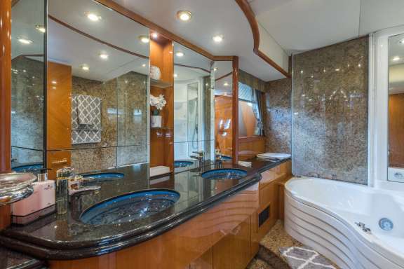 Image of Vanguard yacht #7