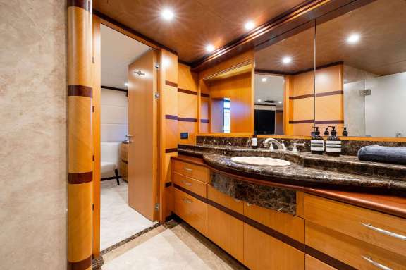 Image of LAST CALL yacht #9