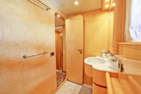 Twin Cabin Bathroom