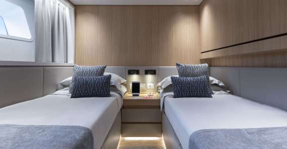 Twin stateroom with pullman berth