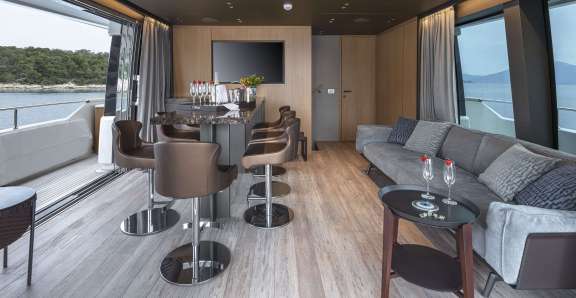 Upper Deck Salon