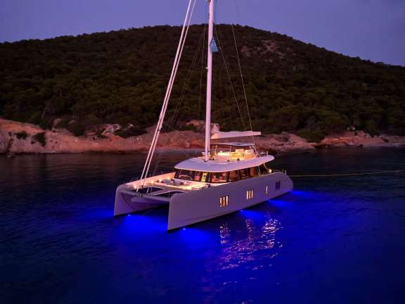 Image of ABOVE & BEYOND yacht #18