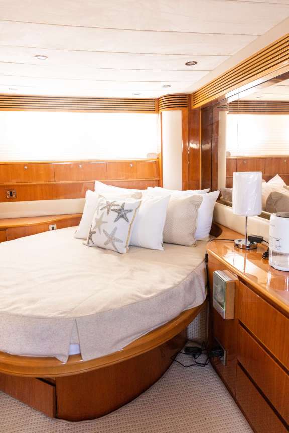 Image of DEVONIA yacht #6