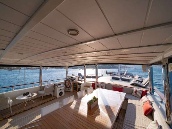 Image of CAUSTIC yacht #18