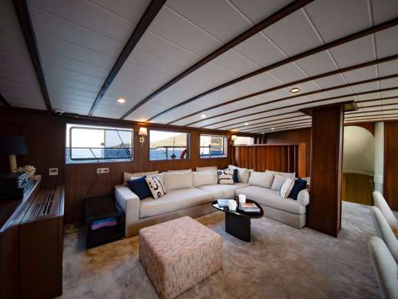 Image of CAUSTIC yacht #2