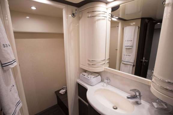 Master cabin en-suite