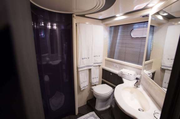 VIP cabin en-suite facilities