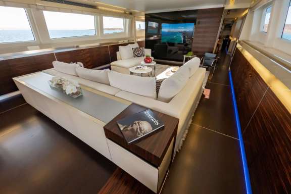 Image of Cada Uno yacht #2