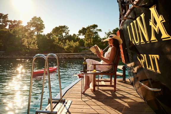 Image of LUNA yacht #12