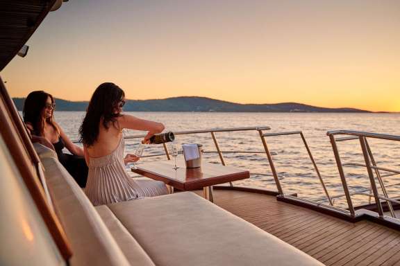 Image of LUNA yacht #13