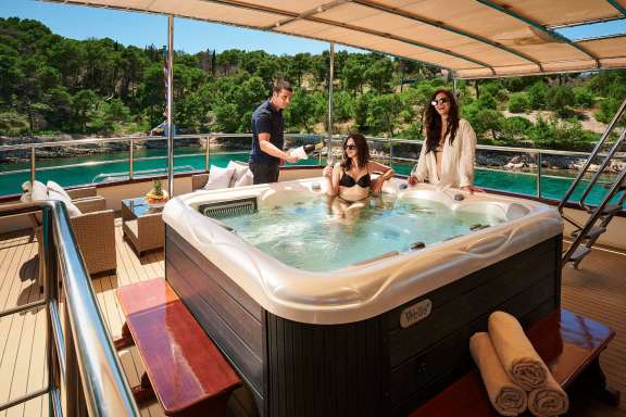 Image of LUNA yacht #4